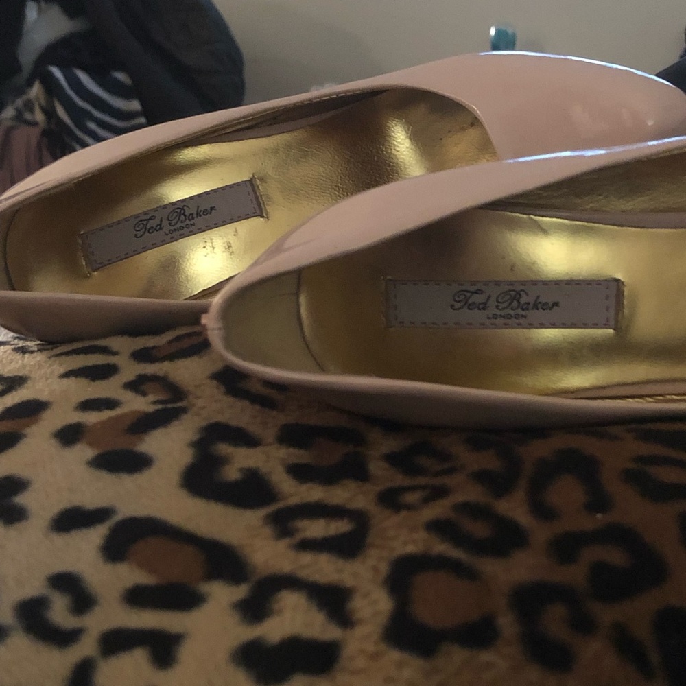 Ted Baker Jaxine 3 Tan Patent Heels offers welcome - Picture 2 of 8